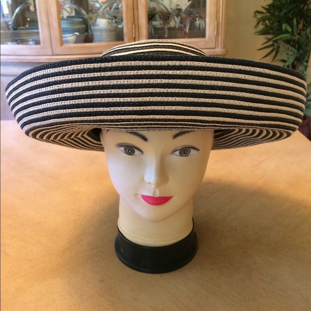 🌺 Vintage Black & Tan Striped Hat by JAX HATZ SF!